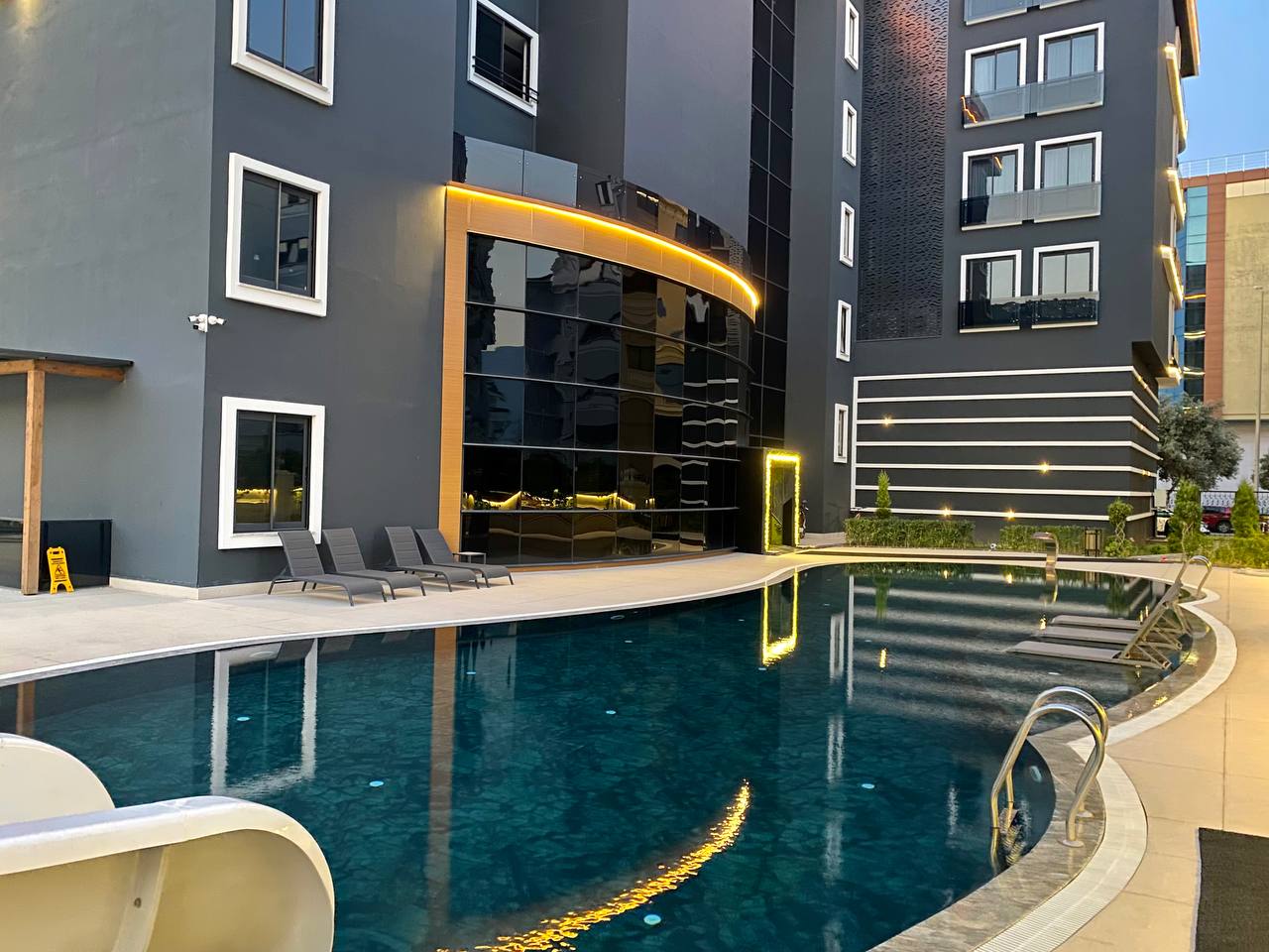 N°23 - Boutique 16 - Duplex Sea Front, Sleeps 8, Ultra Luxury