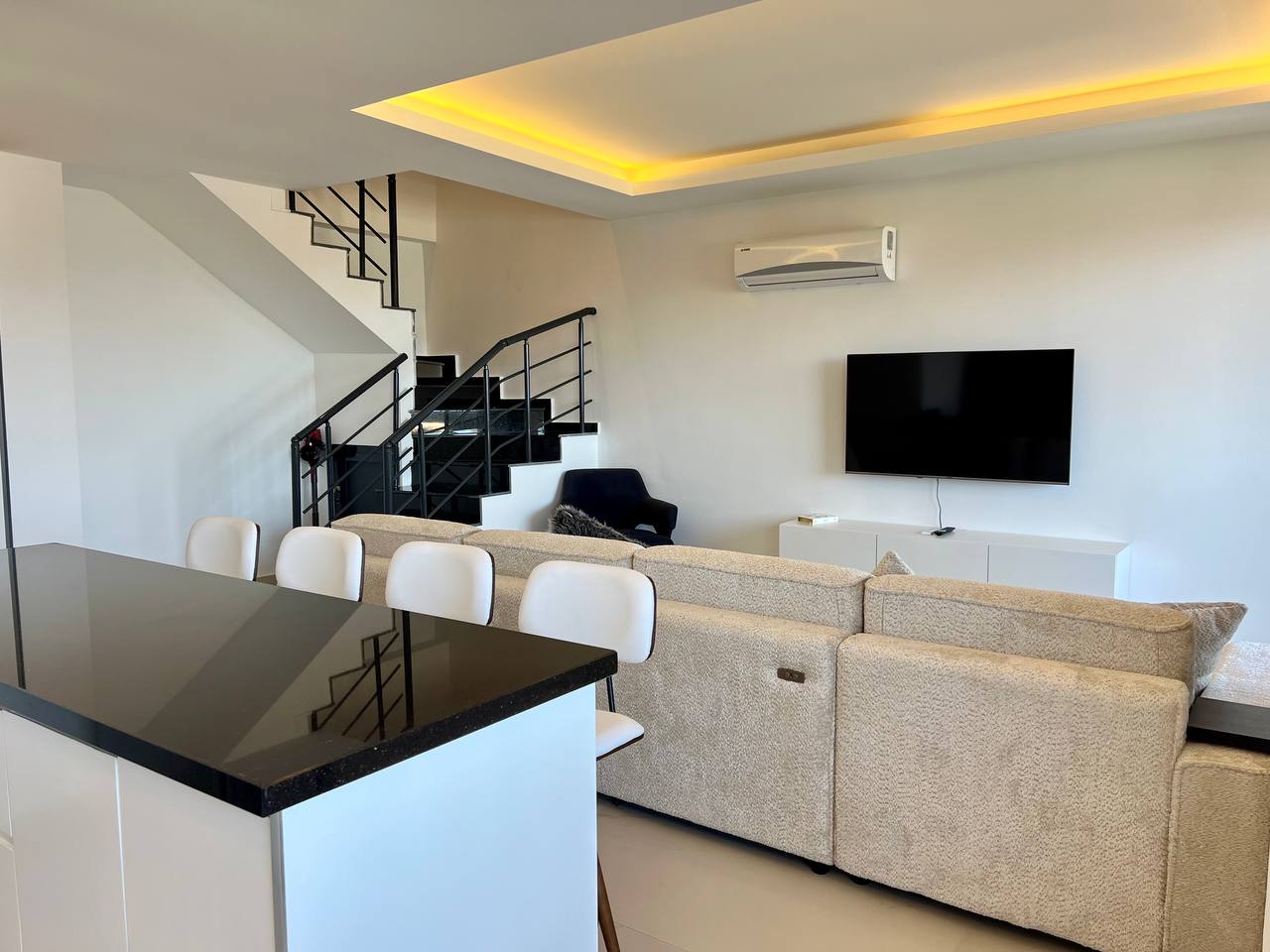 N°A27 - Salam Résidence 2 - Magnificent 3 Bedroom Duplex, Sea View and Mosque!
