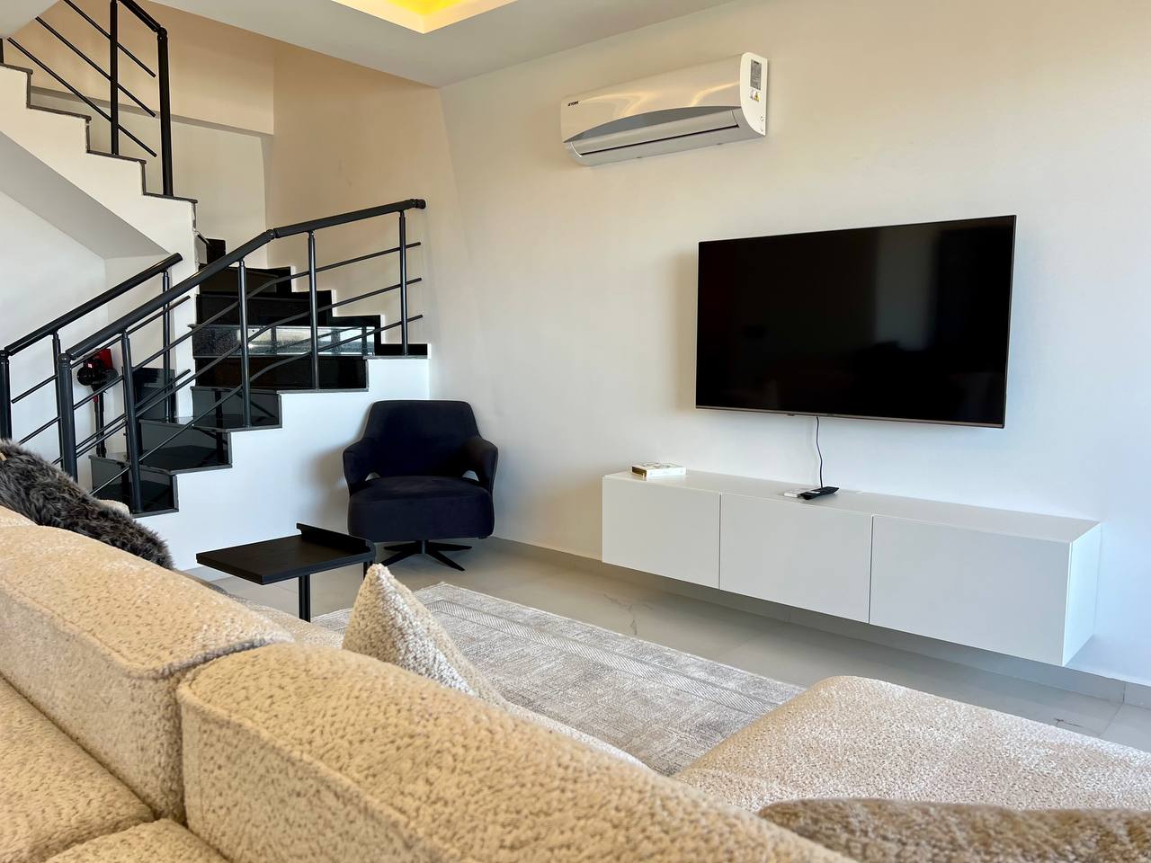 N°A27 - Salam Résidence 2 - Magnificent 3 Bedroom Duplex, Sea View and Mosque!