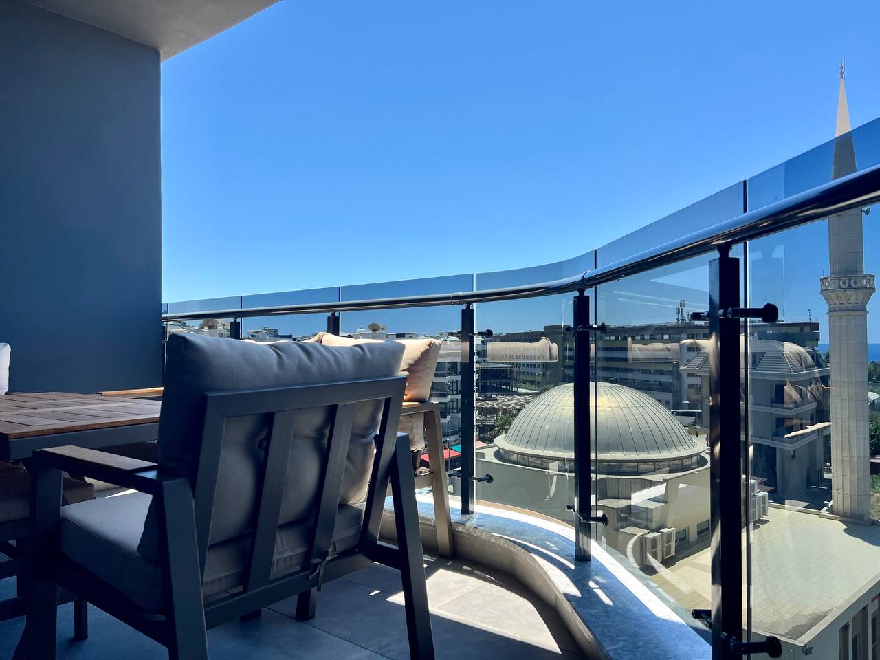 N°A27 - Salam Résidence 2 - Magnificent 3 Bedroom Duplex, Sea View and Mosque!
