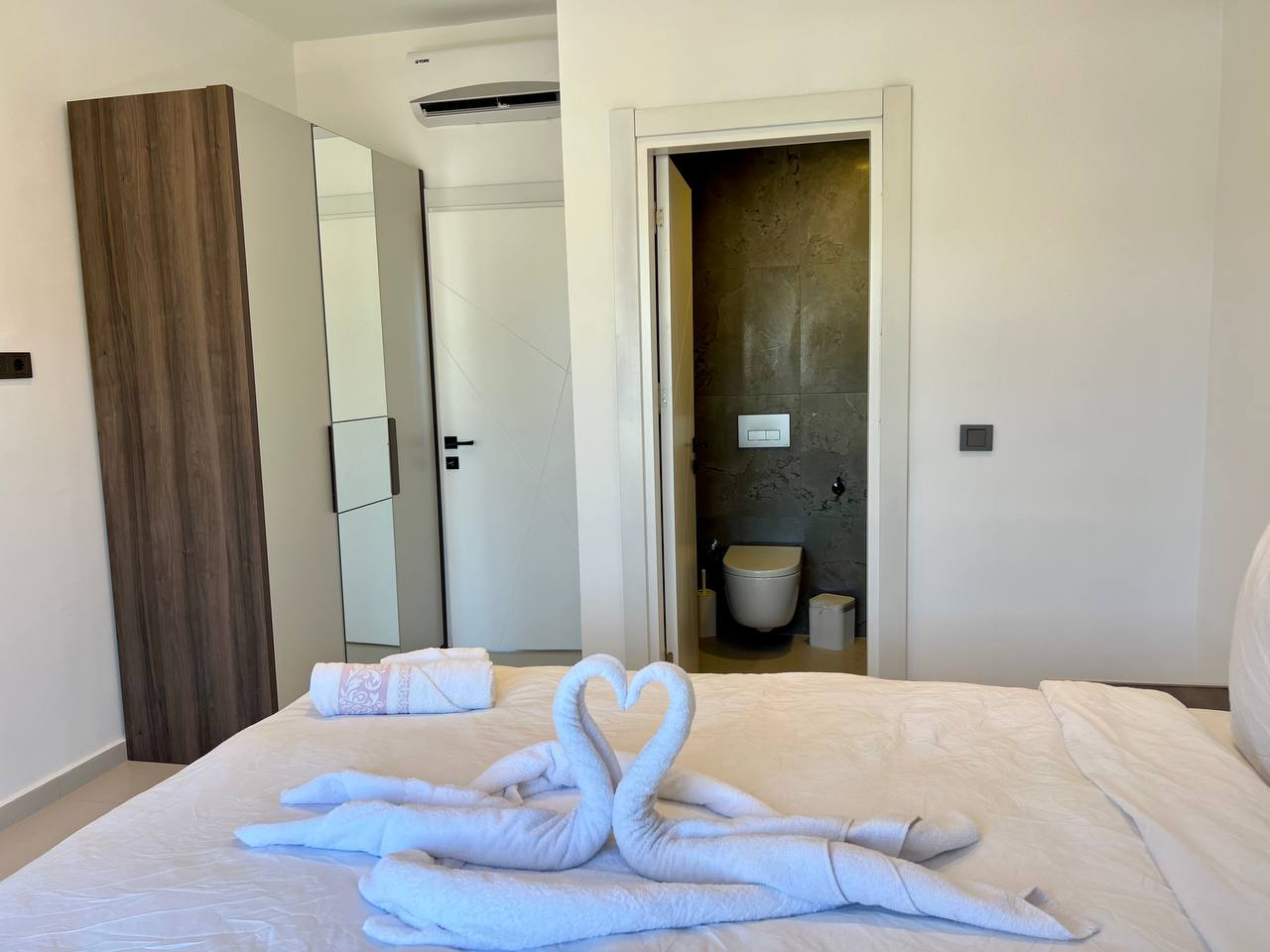 N°A27 - Salam Résidence 2 - Magnificent 3 Bedroom Duplex, Sea View and Mosque!