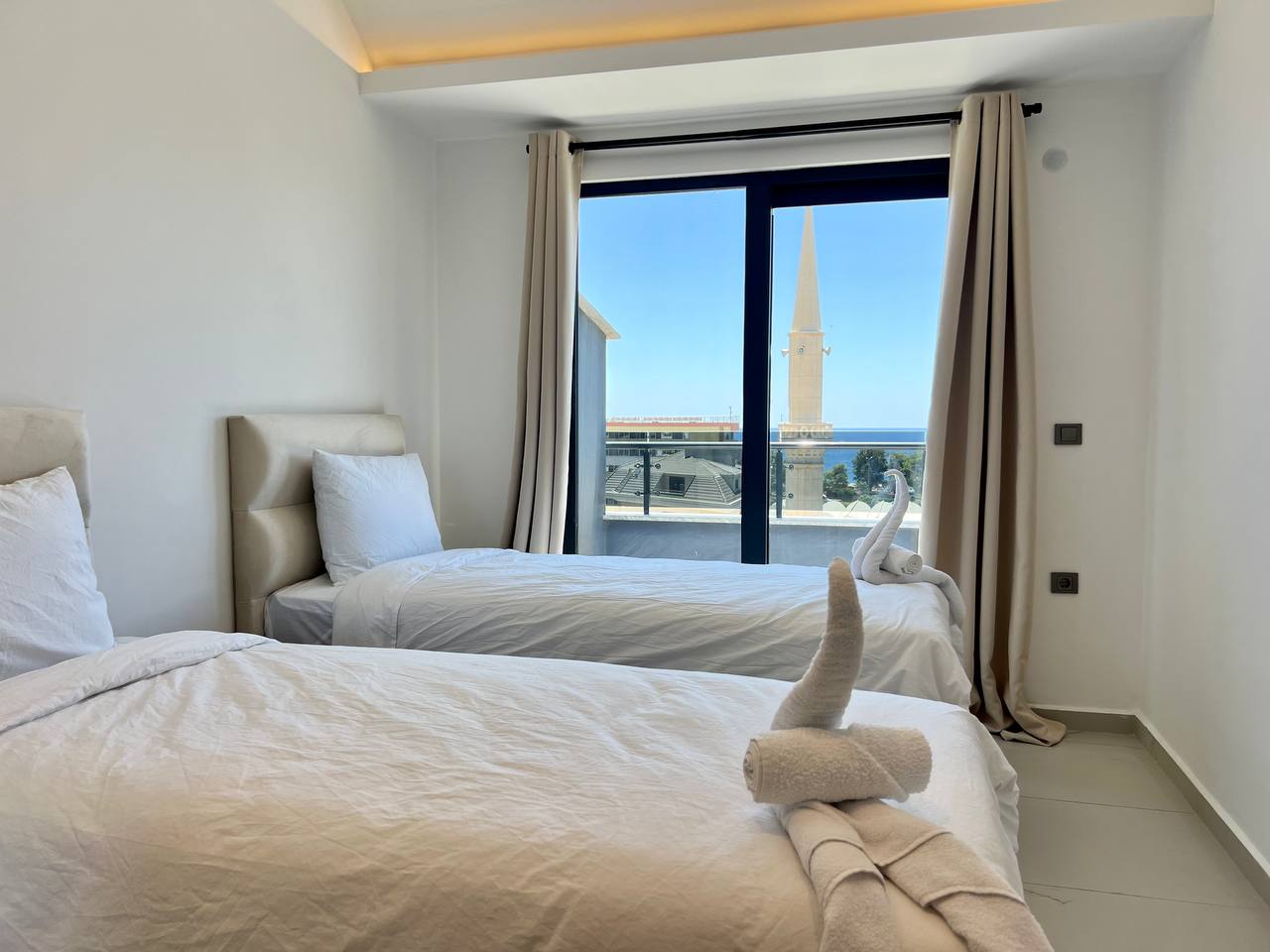 N°A27 - Salam Résidence 2 - Magnificent 3 Bedroom Duplex, Sea View and Mosque!