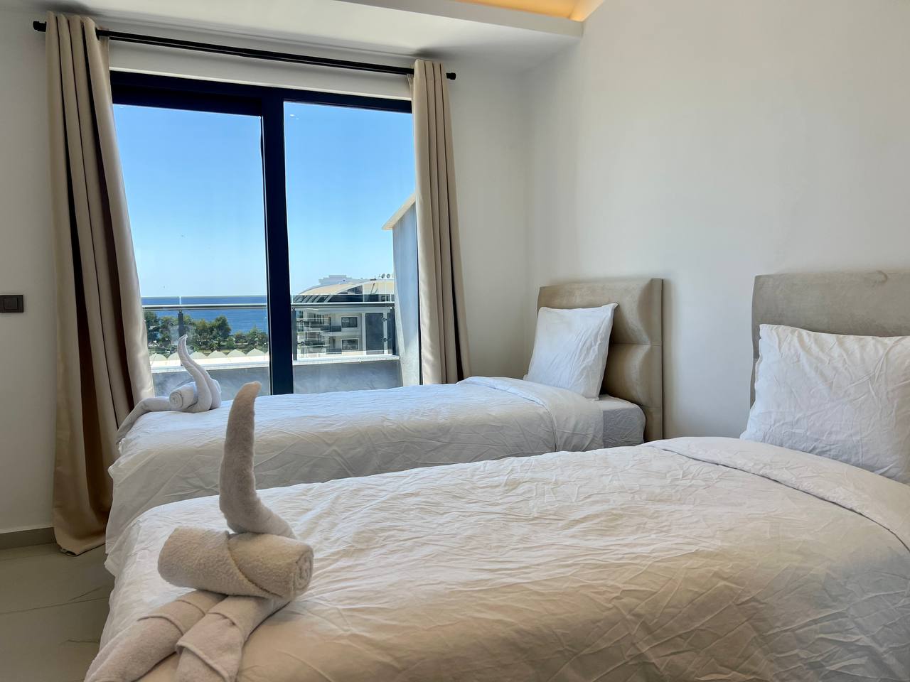 N°A27 - Salam Résidence 2 - Magnificent 3 Bedroom Duplex, Sea View and Mosque!
