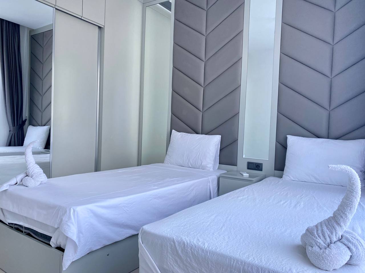 N°27 - Boutique 16 - Duplex Sea Front, For 8 People, Ultra Luxury