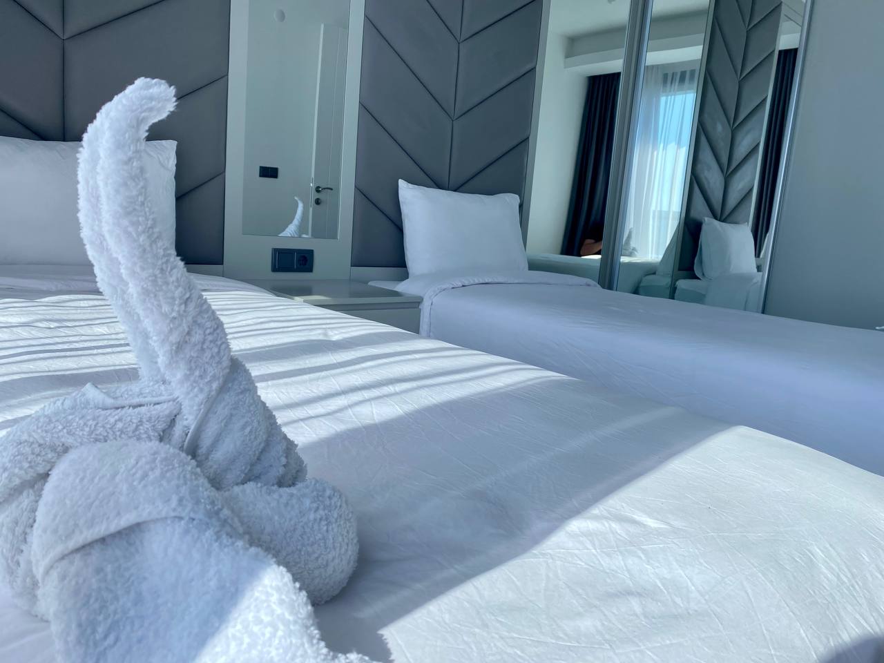 N°23 - Boutique 16 - Duplex Sea Front, Sleeps 8, Ultra Luxury