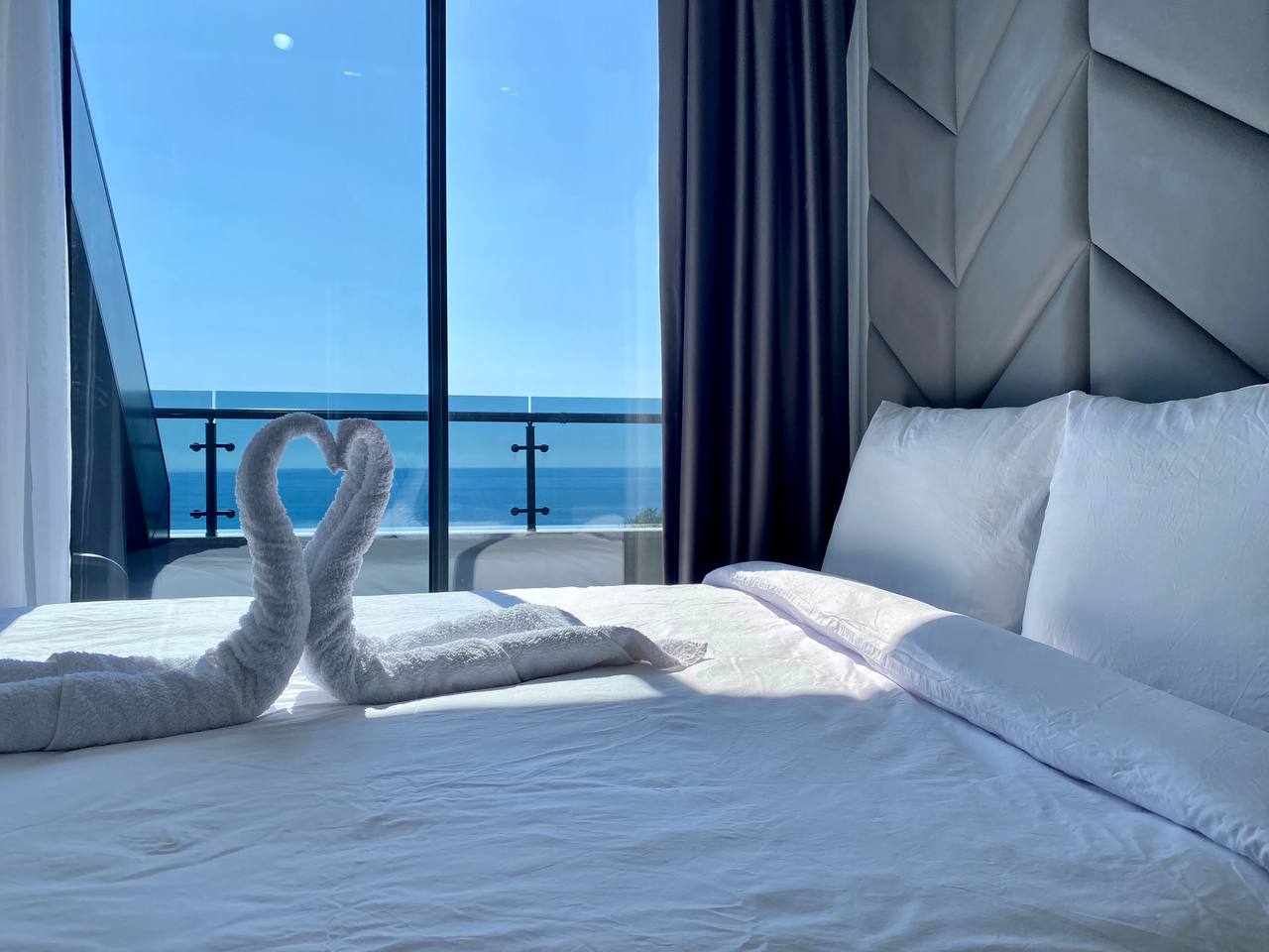 N°23 - Boutique 16 - Duplex Sea Front, Sleeps 8, Ultra Luxury