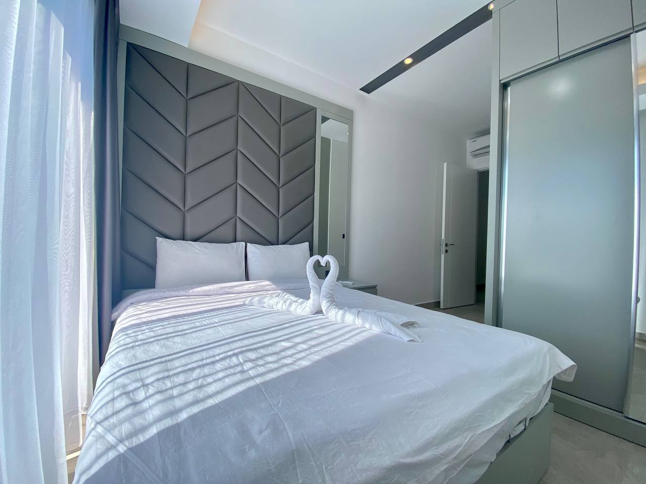 N°23 - Boutique 16 - Duplex Sea Front, Sleeps 8, Ultra Luxury