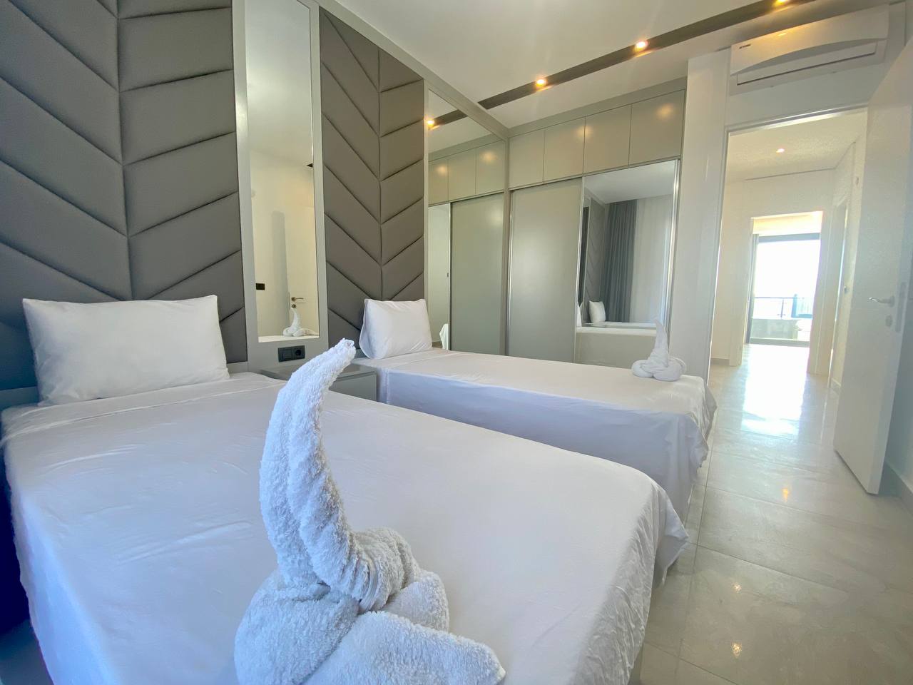 N°22 - Boutique 16 - Duplex Sea Front, For 8 People, Ultra Luxury