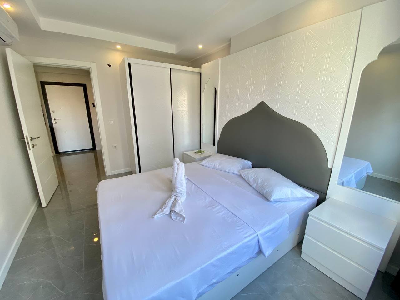 N°33 - Salam Résidence - Incredible 1 Bedroom + Living Room Mosque and Sea View on the 7th floor
