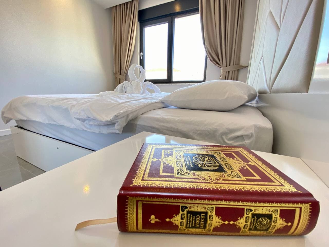 N°92 - Salam Résidence - T2 Design Moderne - Incroyable Vue Mer et Mosquée