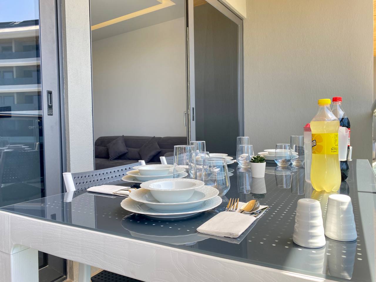 N°114 - Via Mar - 1 Bedroom + Lounge Pool & Sea View