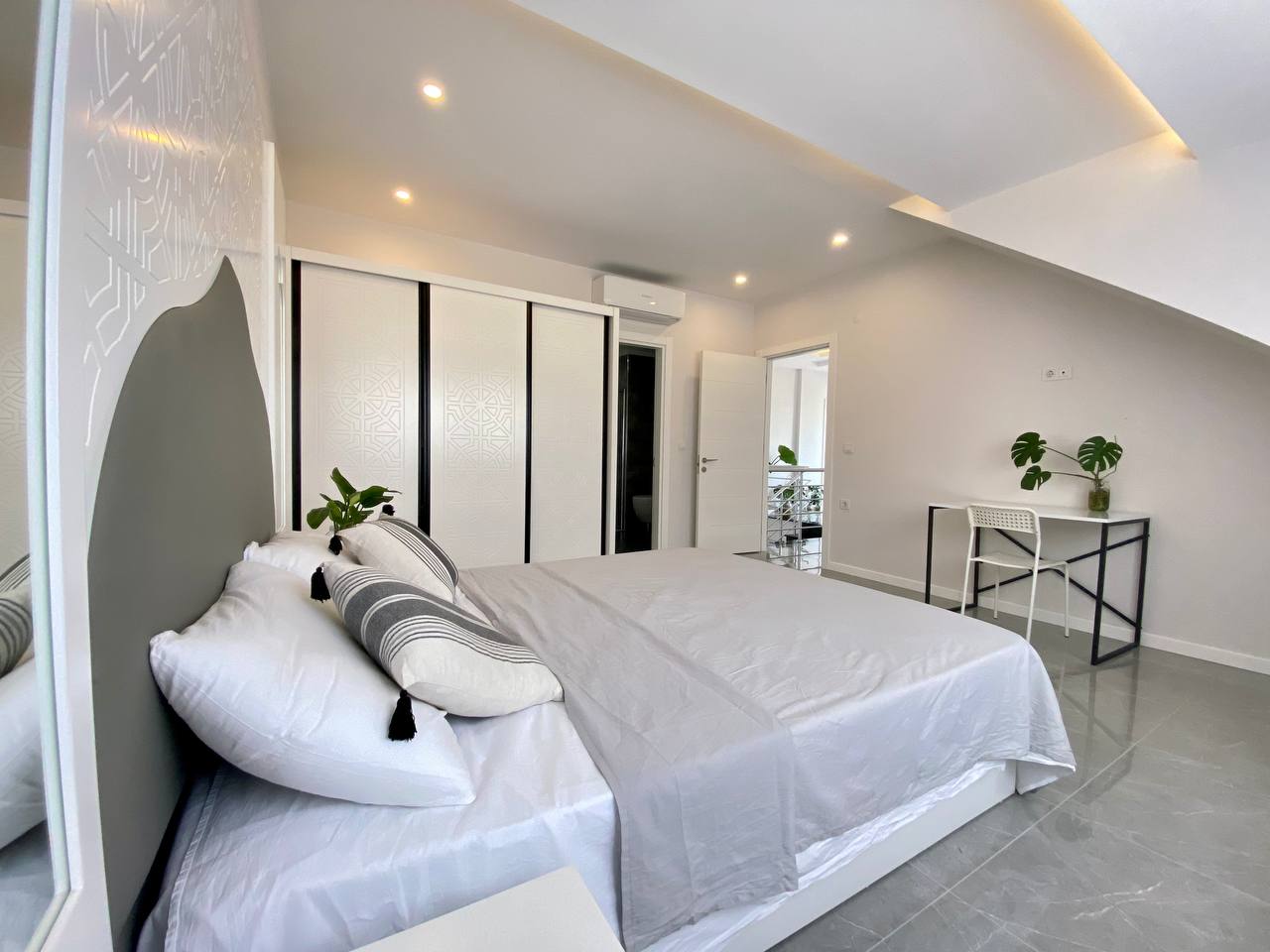 N°45 - Salam Résidence - 3 Chambres avec Jacuzzi Vue Mer, Piscine et Site Antique